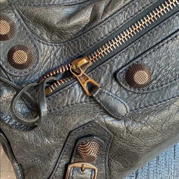 Balenciaga bag- grey with rose gold hardware - Picture 3 of 3